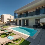 فيلة Adriatique ماسلينتسا