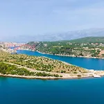 Adriatique فيلة