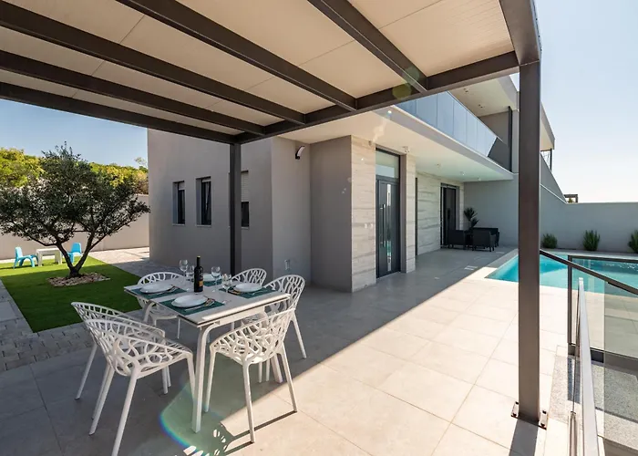 Villa Adriatique Maslenica